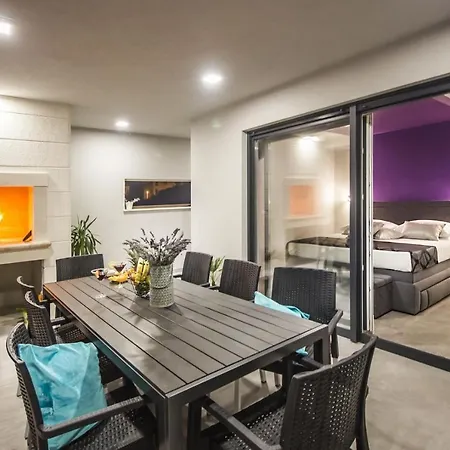Ctma225/ Holiday House With Heated Private Pool