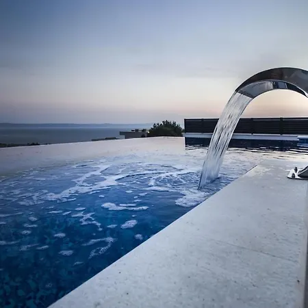 Ctma225/ Holiday House With Heated Private Pool Villa *