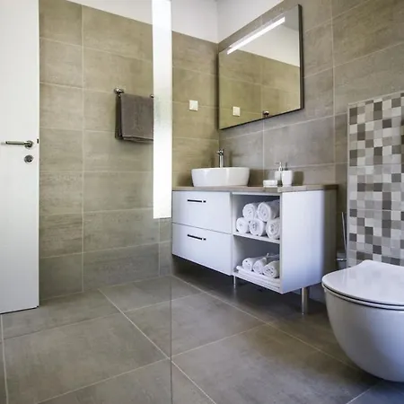 Ctma225/ Holiday House With Heated Private Pool Makarska