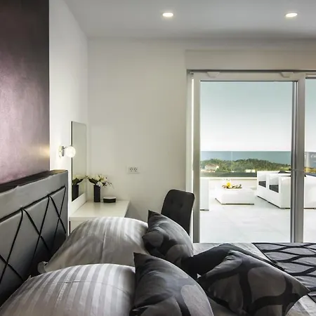 Ctma225/ Holiday House With Heated Private Pool Makarska